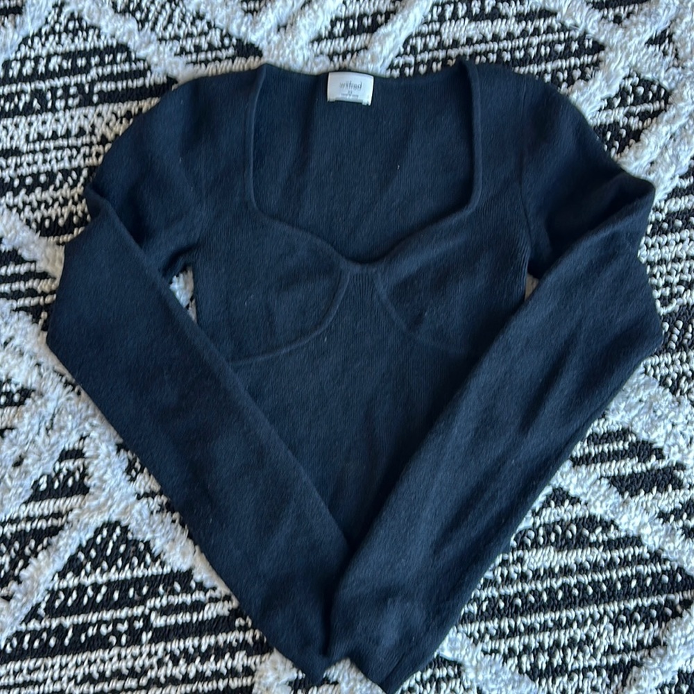 Aritzia Wilfred sweater top